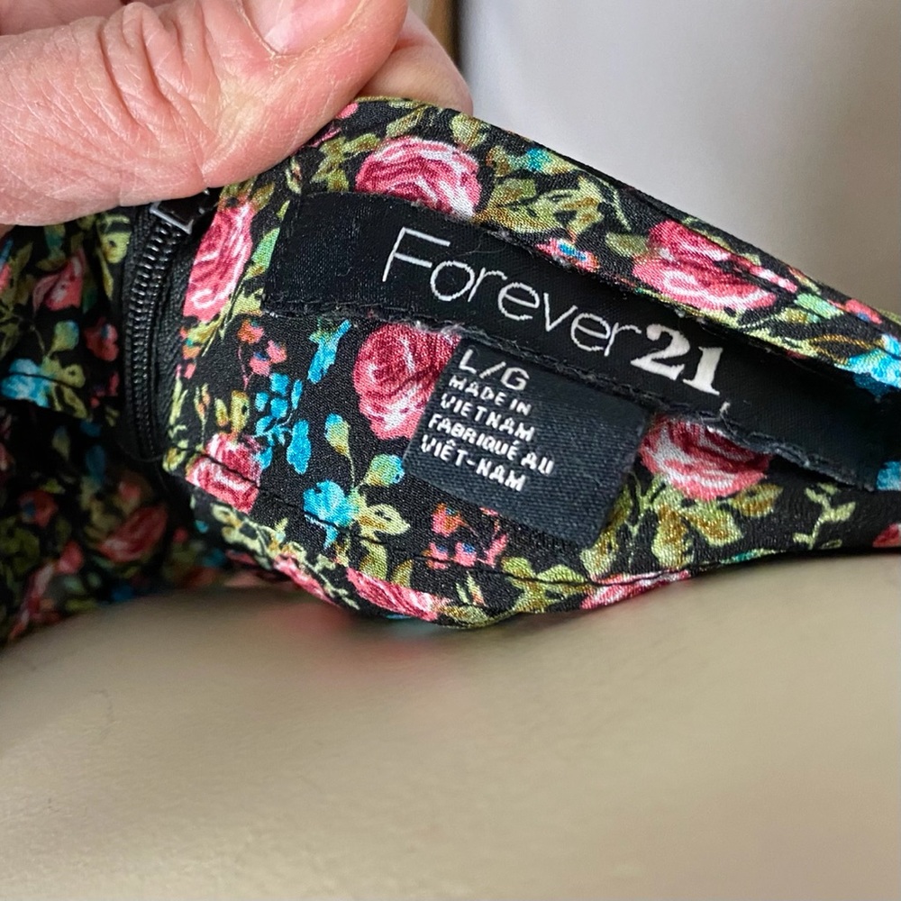 Forever 21 Floral Short Sleeved Lace Collard Dress - Picture 4 of 5